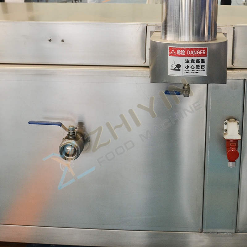 Food processing production line.-Industrial French fries continuous frying machine snacks fryer